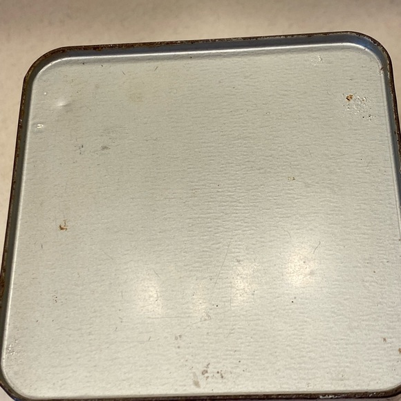 Vintage Saltine and Quaker Oats Canister Set - Picture 7 of 8